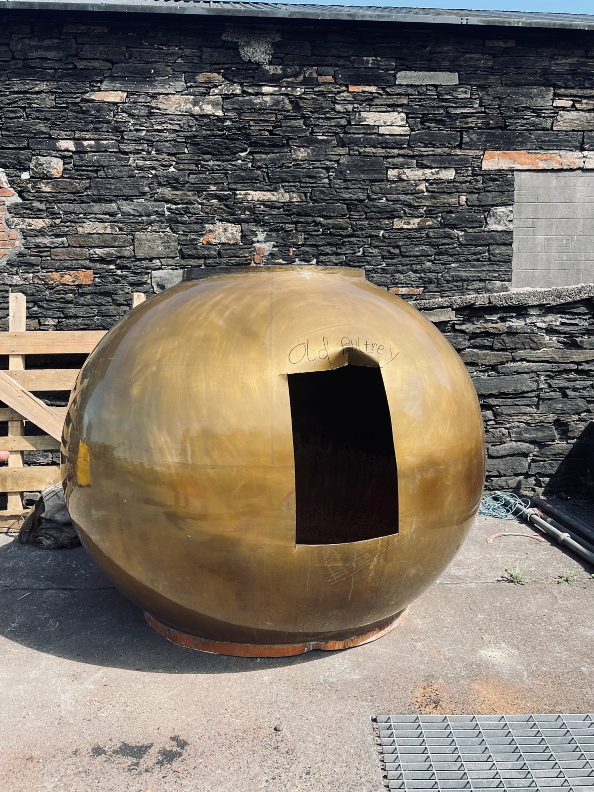 Old Pulteney剛被拆下來的蒸餾器沸騰球