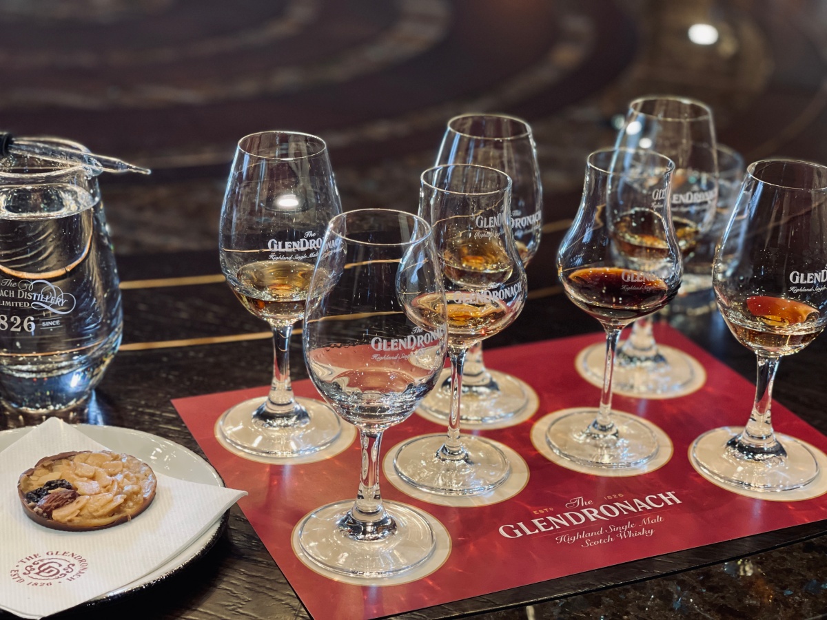 蘇格蘭酒廠之旅 – Glendronach Distillery - 第8張圖 Tasting of the day at Glendronach.