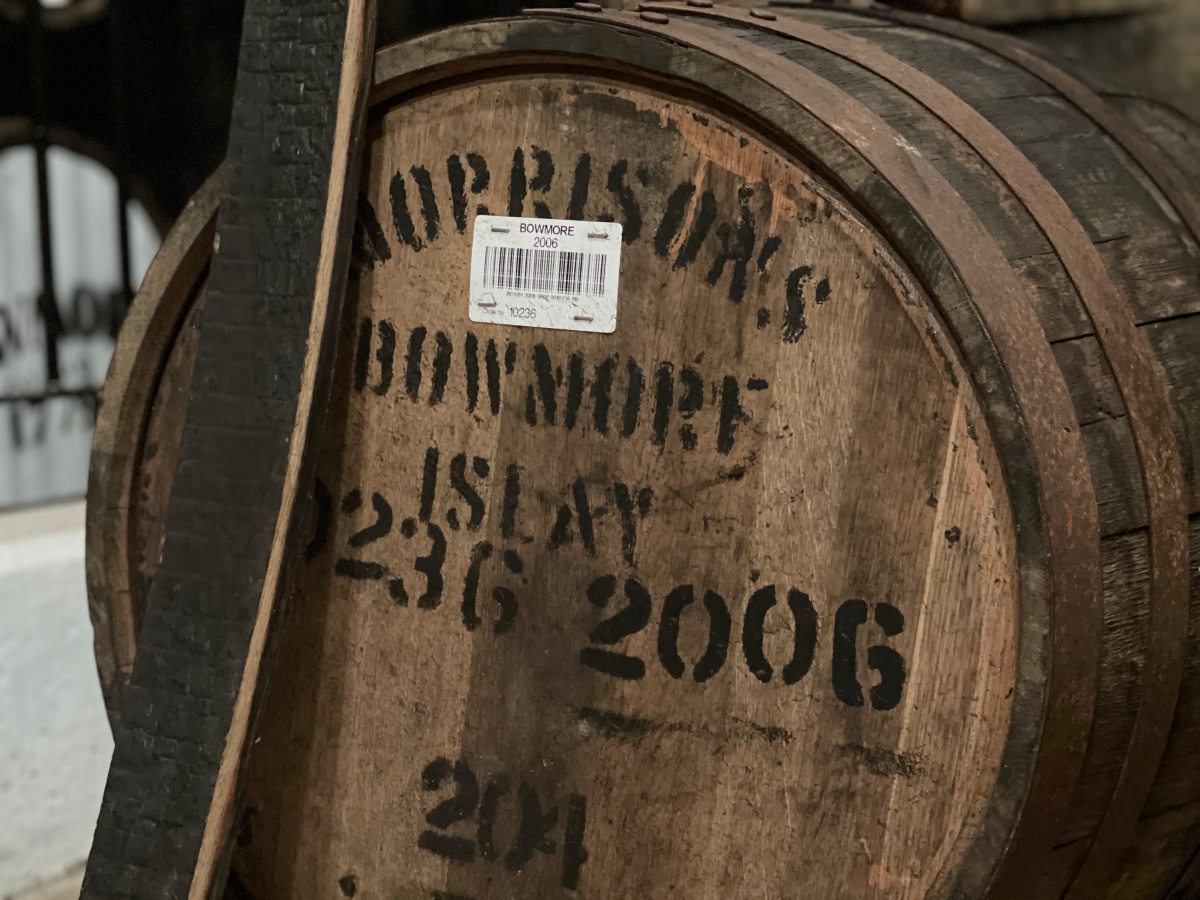 蘇格蘭酒廠之旅 – Bowmore Distillery - 第8張圖 Bowmore 2006