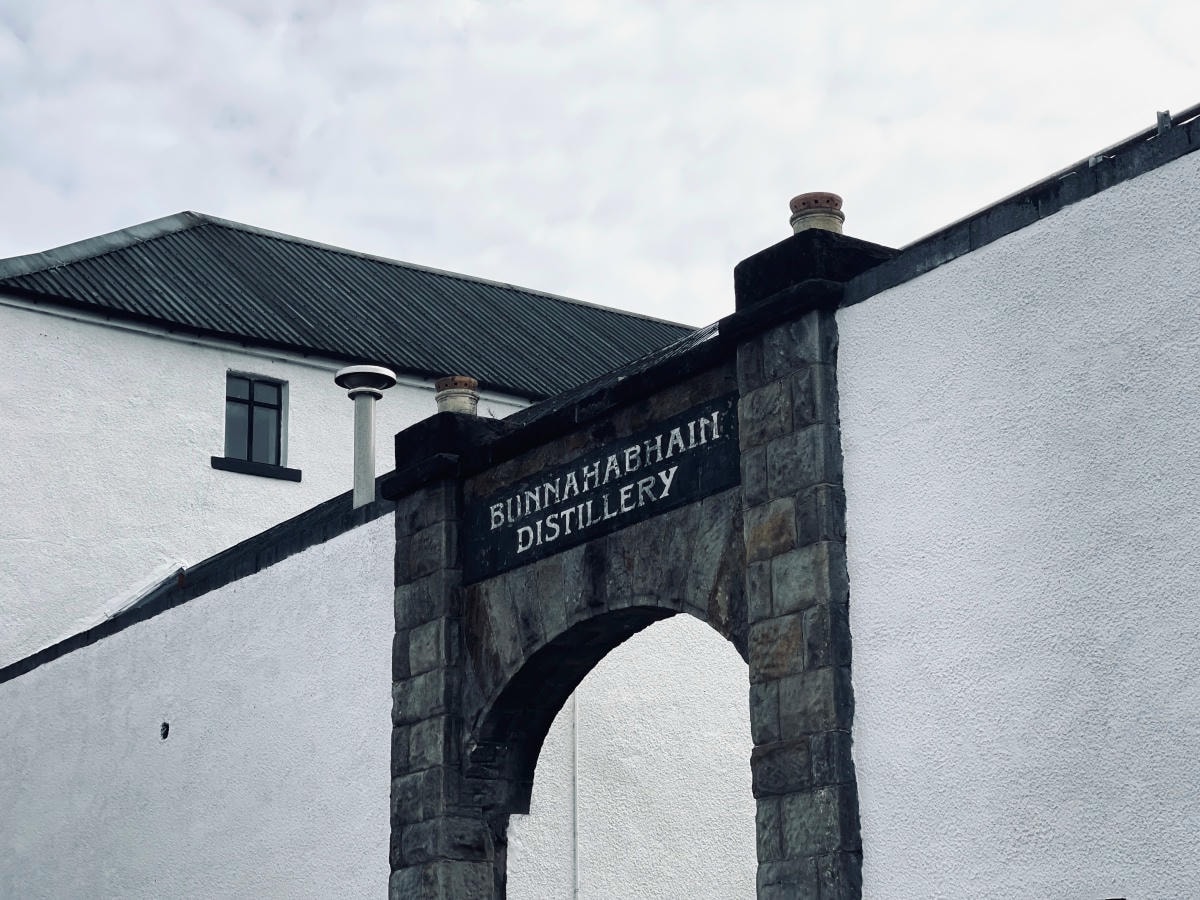 最近才整修的拱門~ 導覽妹妹說請務必拍照