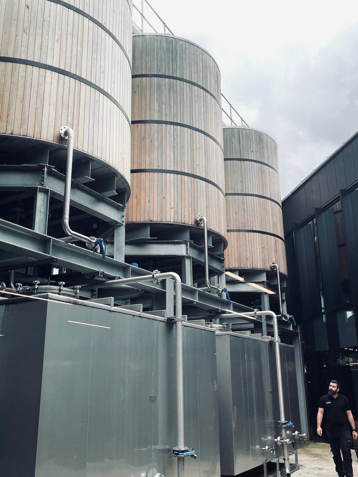 Rosebank上不封頂的室外蟲桶冷凝Worm Tub