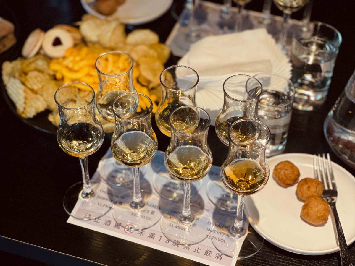 Serena超用心，今天配酒的小點心全部都來自瑞典!! 