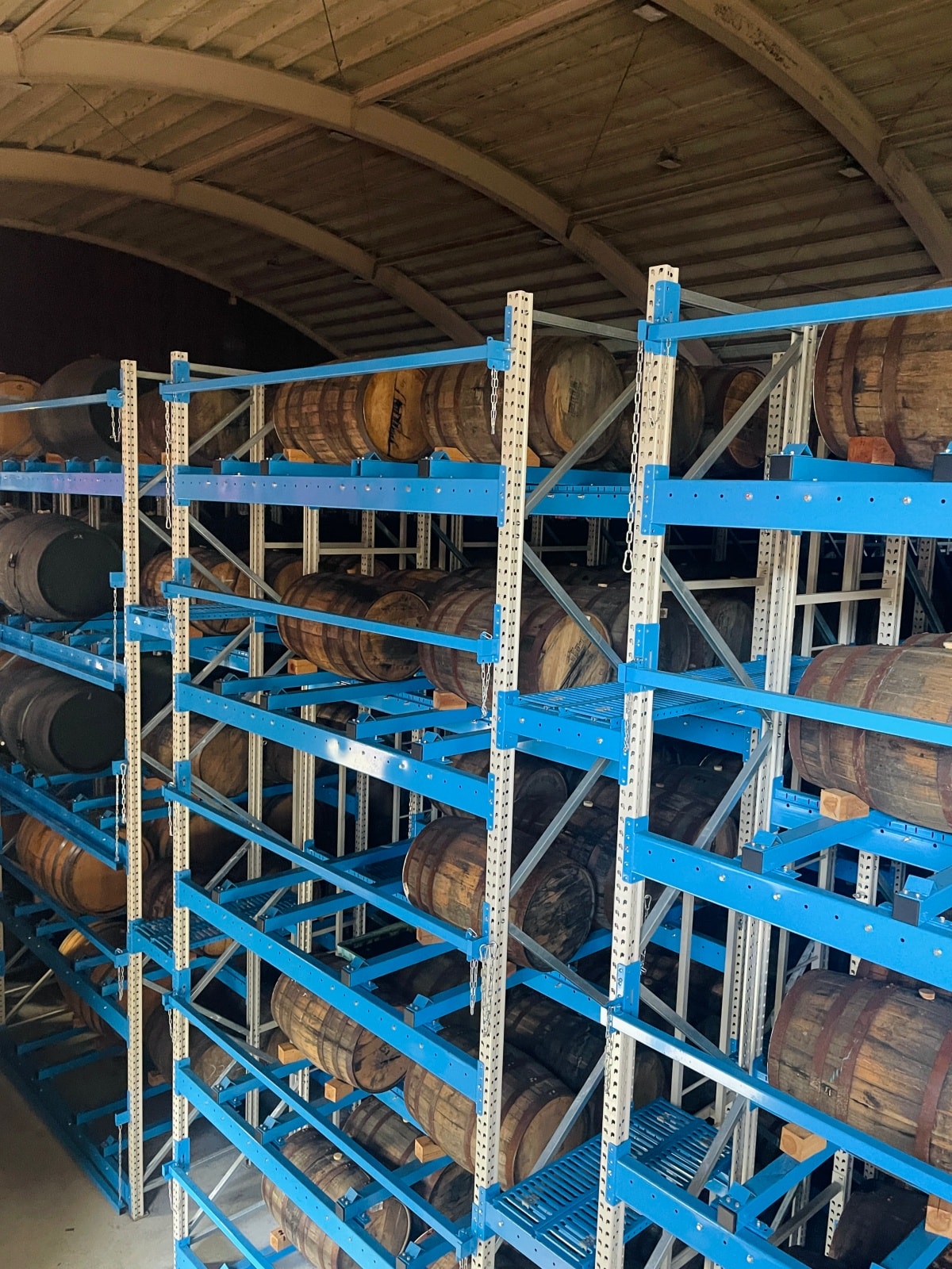 廢校體育館的Community Warehouse儲存倉庫